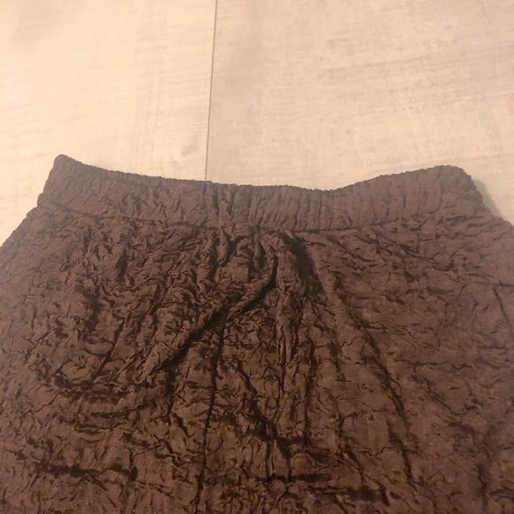 Crinkled Material Soft Legging Embroidery Elastic Waistline Stretchable Cool - Picture 4 of 11